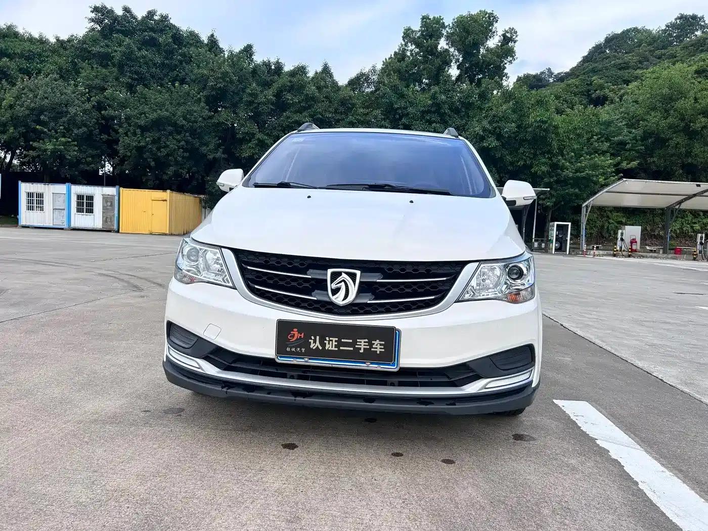 Baojun 730 2019 1.5L Manual Value Edition 7-Seater National VI Emission Standard — миниатюра 2