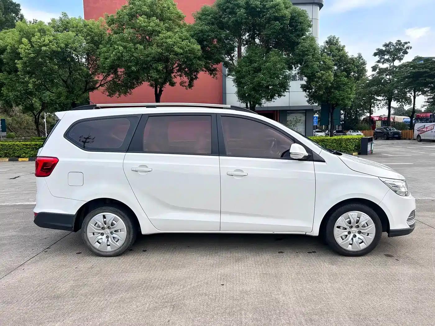 Baojun 730 2019 1.5L Manual Value Edition 7-Seater National VI Emission Standard — миниатюра 5