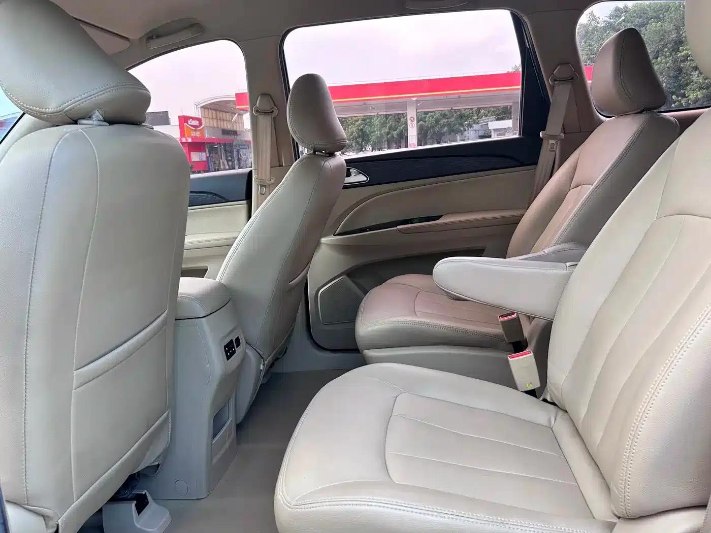 Baojun 730 2019 1.5L Manual Value Edition 7-Seater National VI Emission Standard — миниатюра 10