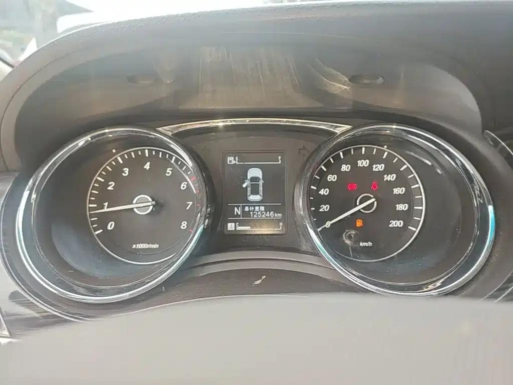 Baojun 730 2016 1.8L iAMT Luxury 7-seater — миниатюра 12