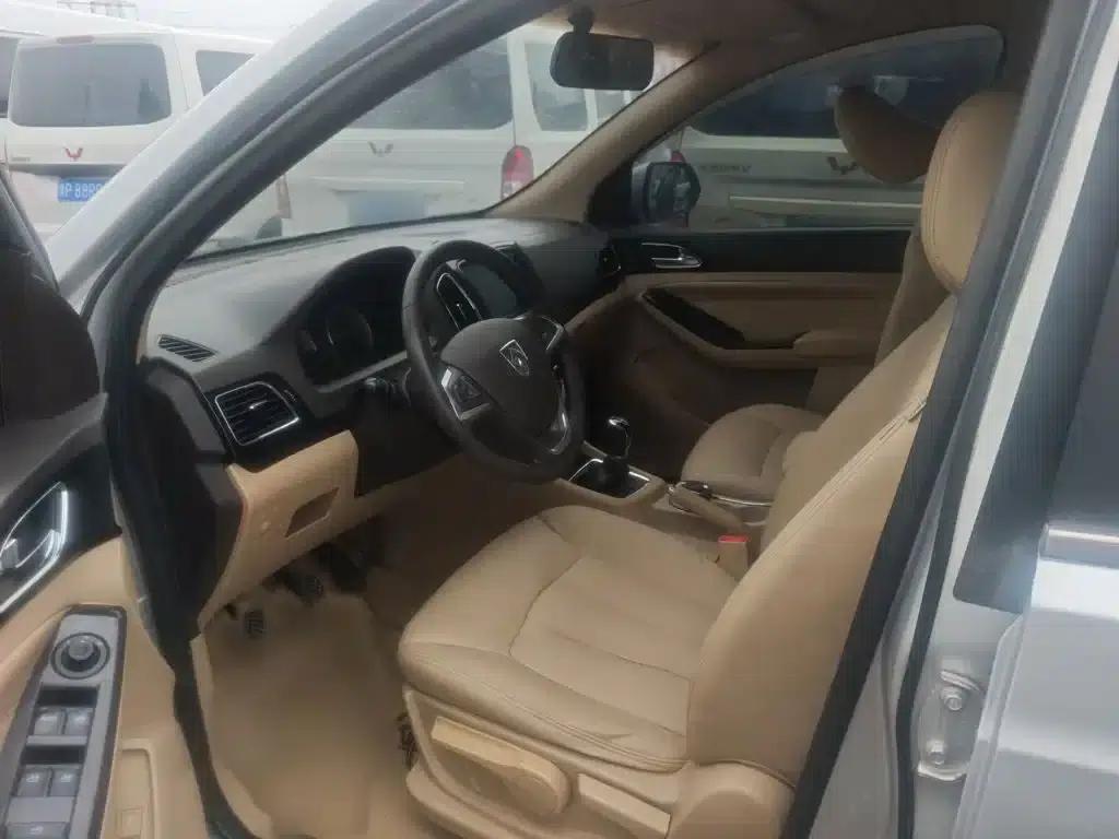 Baojun 730 2014 1.5L Manual Deluxe 7-Seater — миниатюра 12