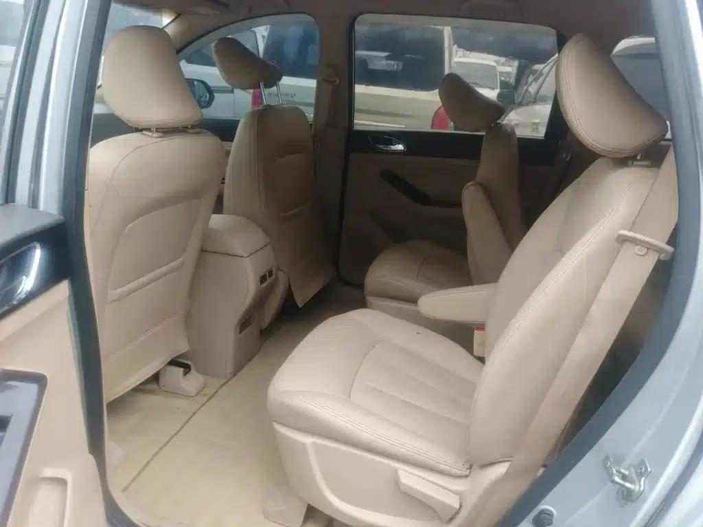 Baojun 730 2014 1.5L Manual Deluxe 7-Seater — миниатюра 13