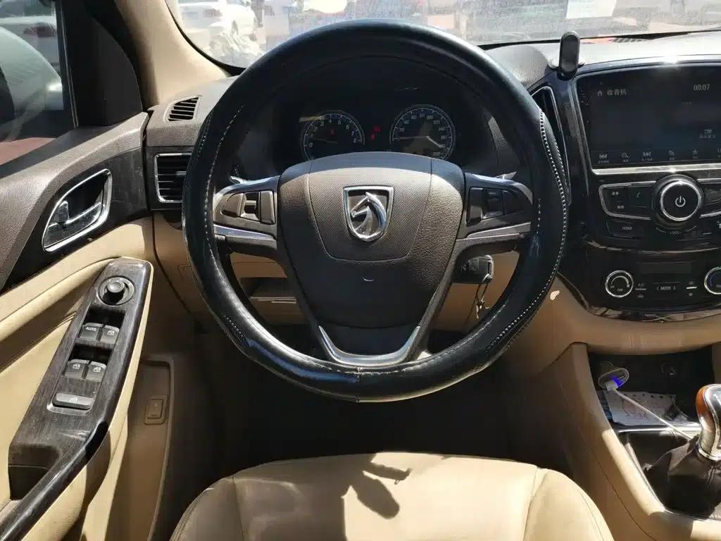 Baojun 730 2014 1.5L Manual Deluxe 7-Seater — миниатюра 3