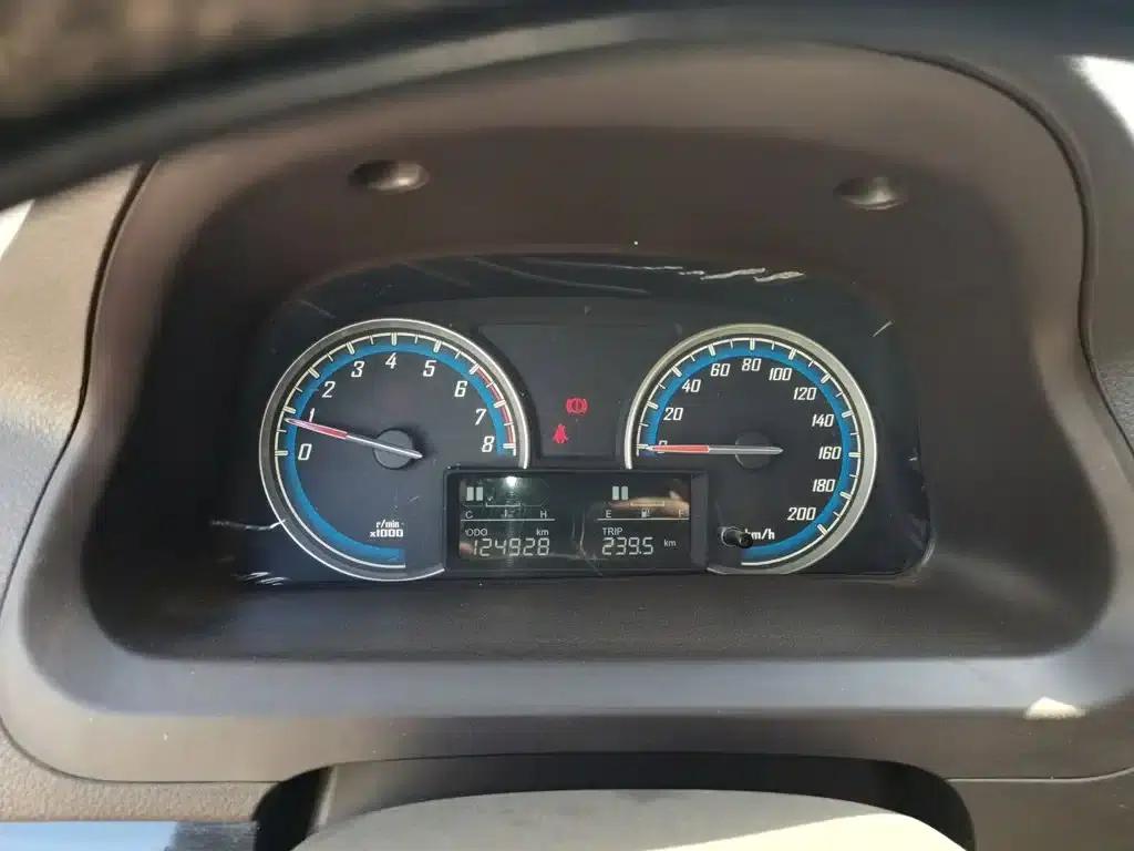 Baojun 730 2014 1.5L Manual Deluxe 7-Seater — миниатюра 4