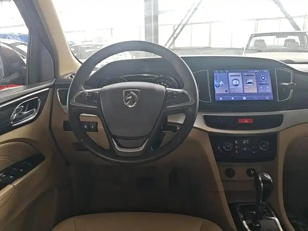Baojun 730 2016 1.8L iAMT Luxury 7-seater — миниатюра 11