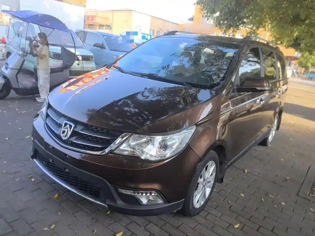 Baojun 730 2014 1.5L Manual Comfort ESP Edition 7-Seater — миниатюра 2