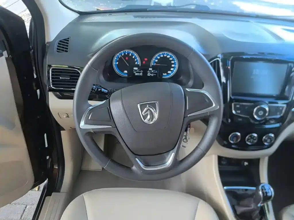 Baojun 730 2014 1.5L Manual Comfort ESP Edition 7-Seater — миниатюра 11