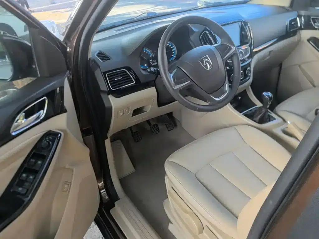 Baojun 730 2014 1.5L Manual Comfort ESP Edition 7-Seater — миниатюра 16