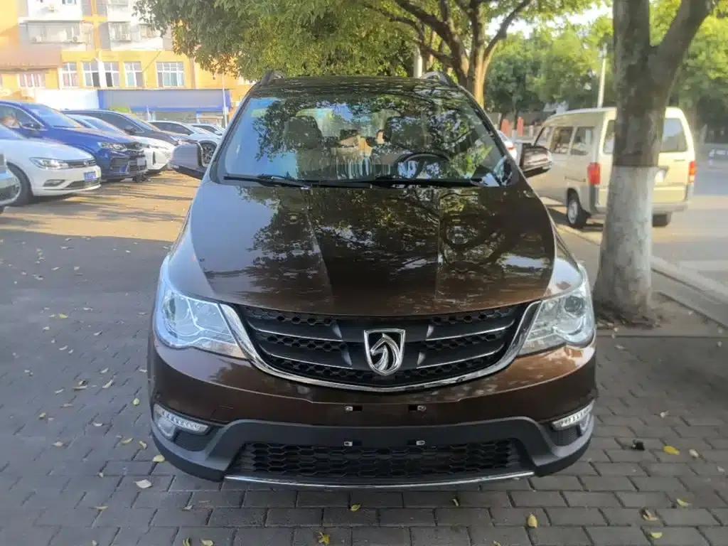 Baojun 730 2014 1.5L Manual Comfort ESP Edition 7-Seater — миниатюра 3