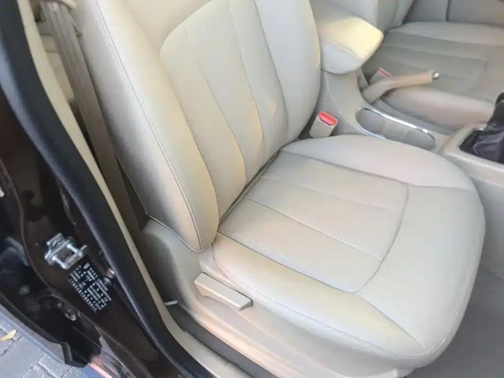Baojun 730 2014 1.5L Manual Comfort ESP Edition 7-Seater — миниатюра 25