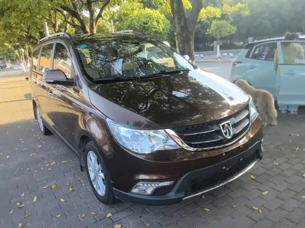 Baojun 730 2014 1.5L Manual Comfort ESP Edition 7-Seater — миниатюра 4