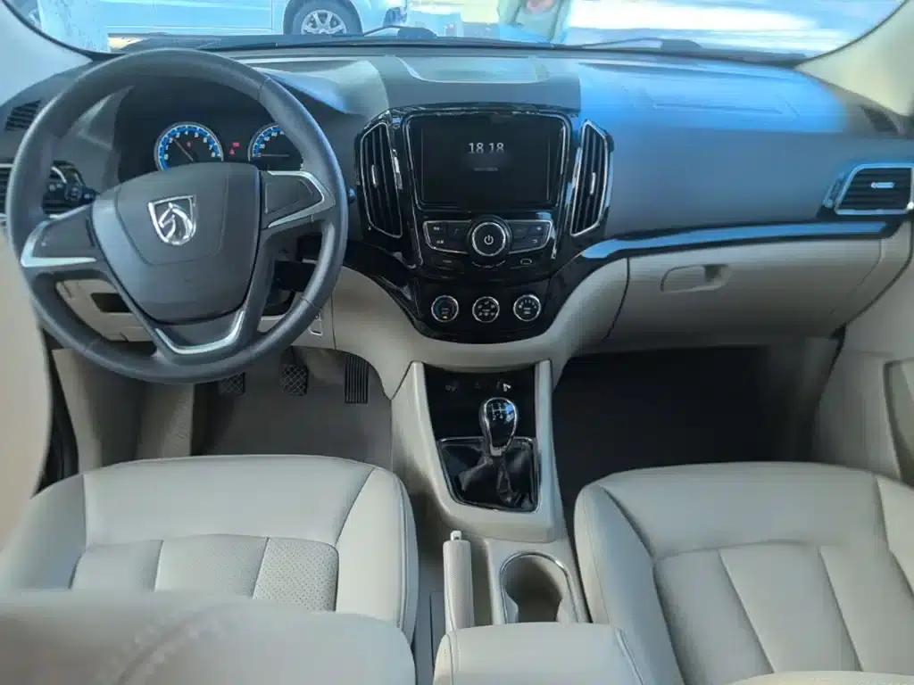 Baojun 730 2014 1.5L Manual Comfort ESP Edition 7-Seater — миниатюра 10