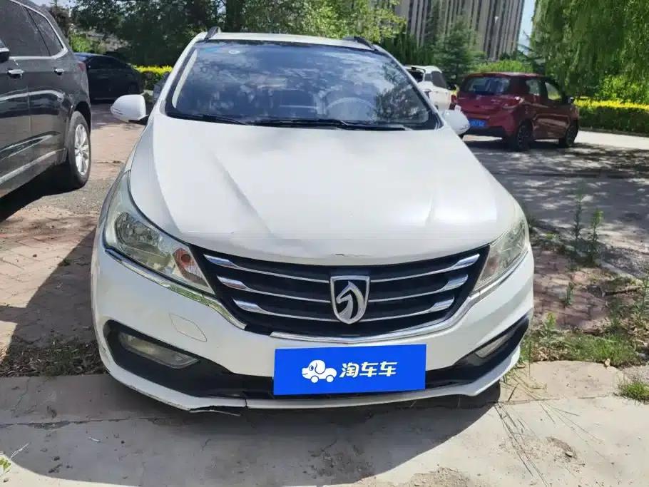 Baojun 310 2016 1.2L Manual Deluxe Edition — миниатюра 2