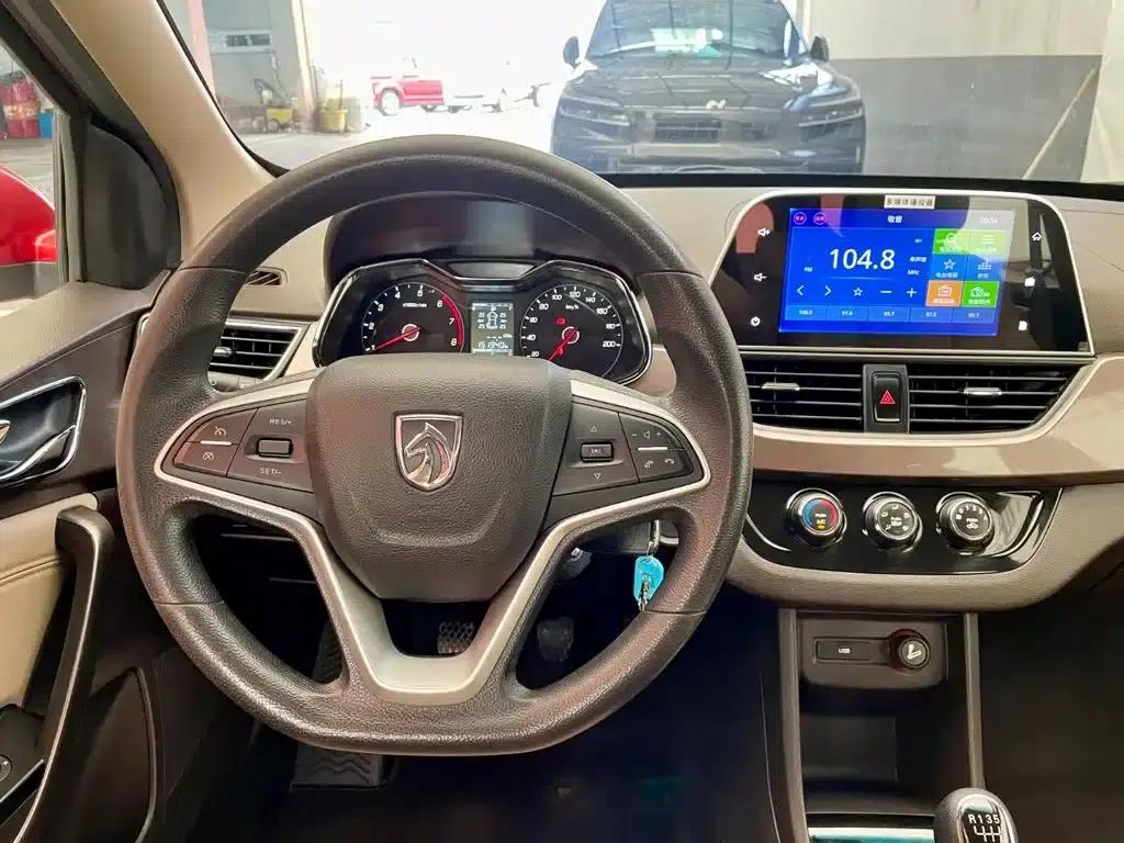 Baojun 310W 2017 1.5L Manual Fashion Edition (National V Emission Standard) — миниатюра 12