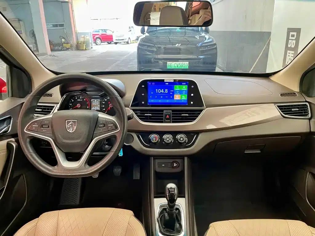 Baojun 310W 2017 1.5L Manual Fashion Edition (National V Emission Standard) — миниатюра 8