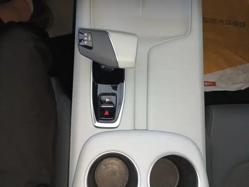 Changan UNI-Z 2025 1.5T DCT Luxury Edition — миниатюра 9