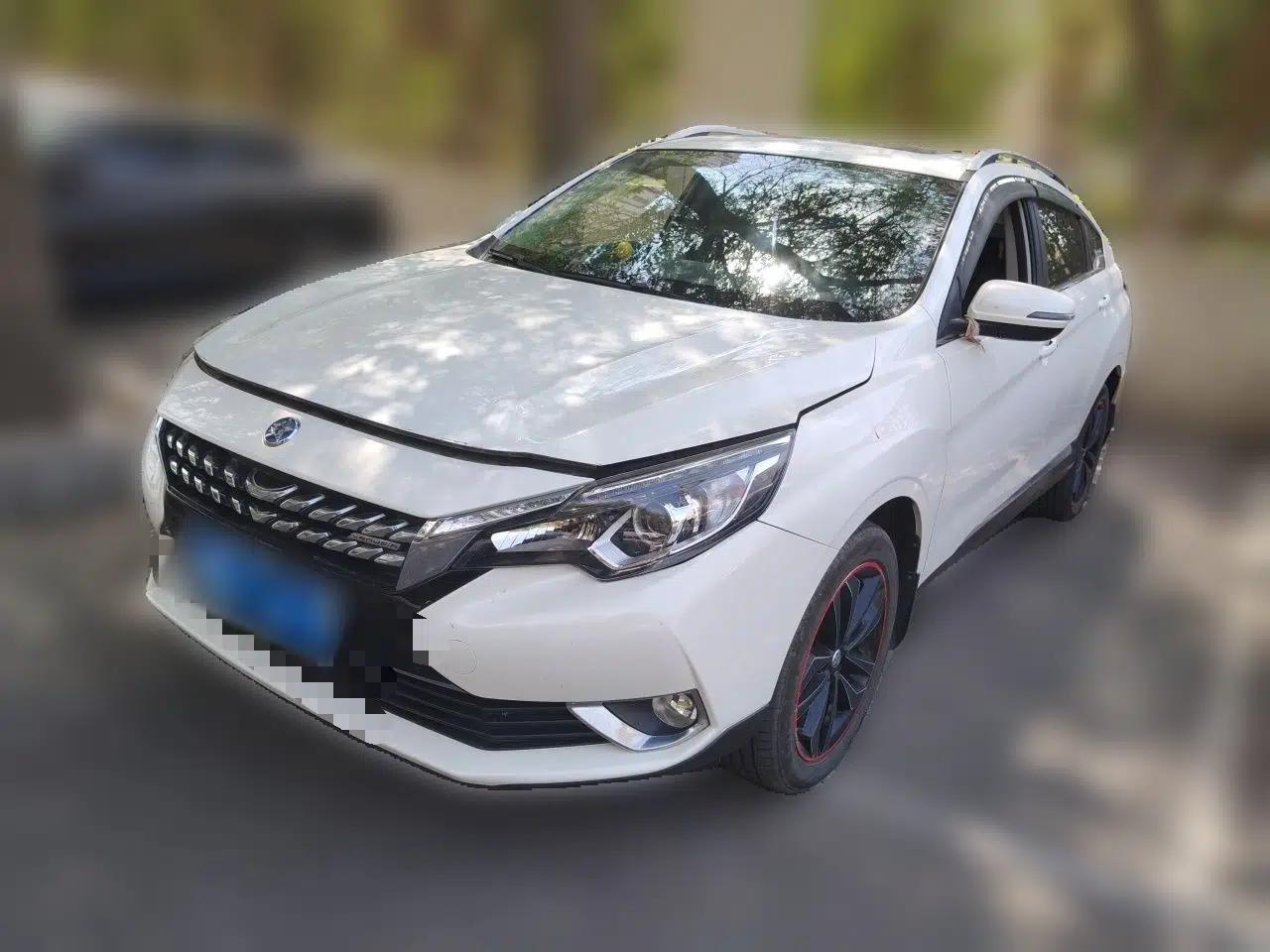 Venucia T90 2018 2.0L CVT Smart Connect Luxury Edition China V Standard — миниатюра 1