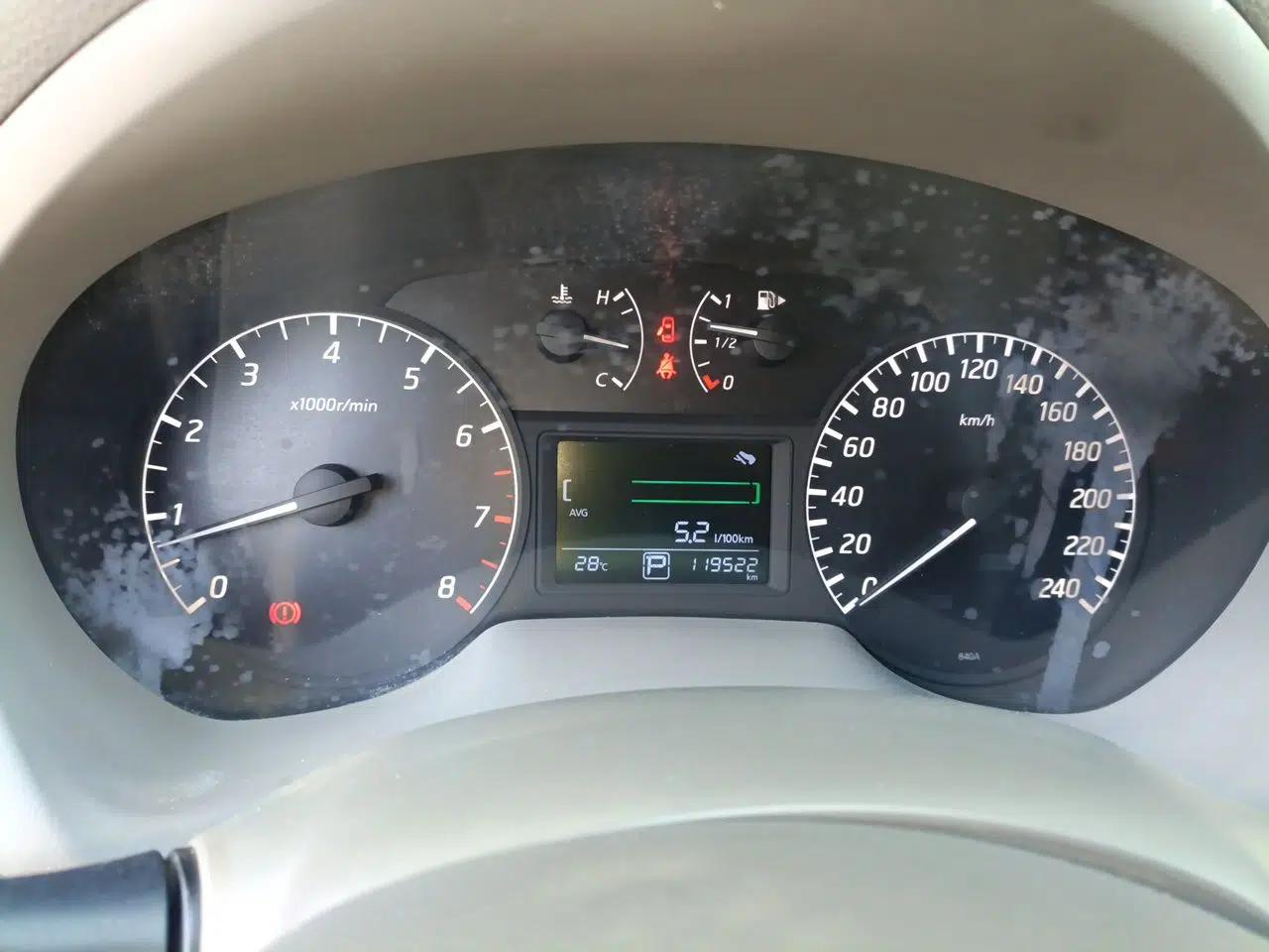 Nissan Sylphy 2012 1.6 XL CVT Luxury Edition — миниатюра 11