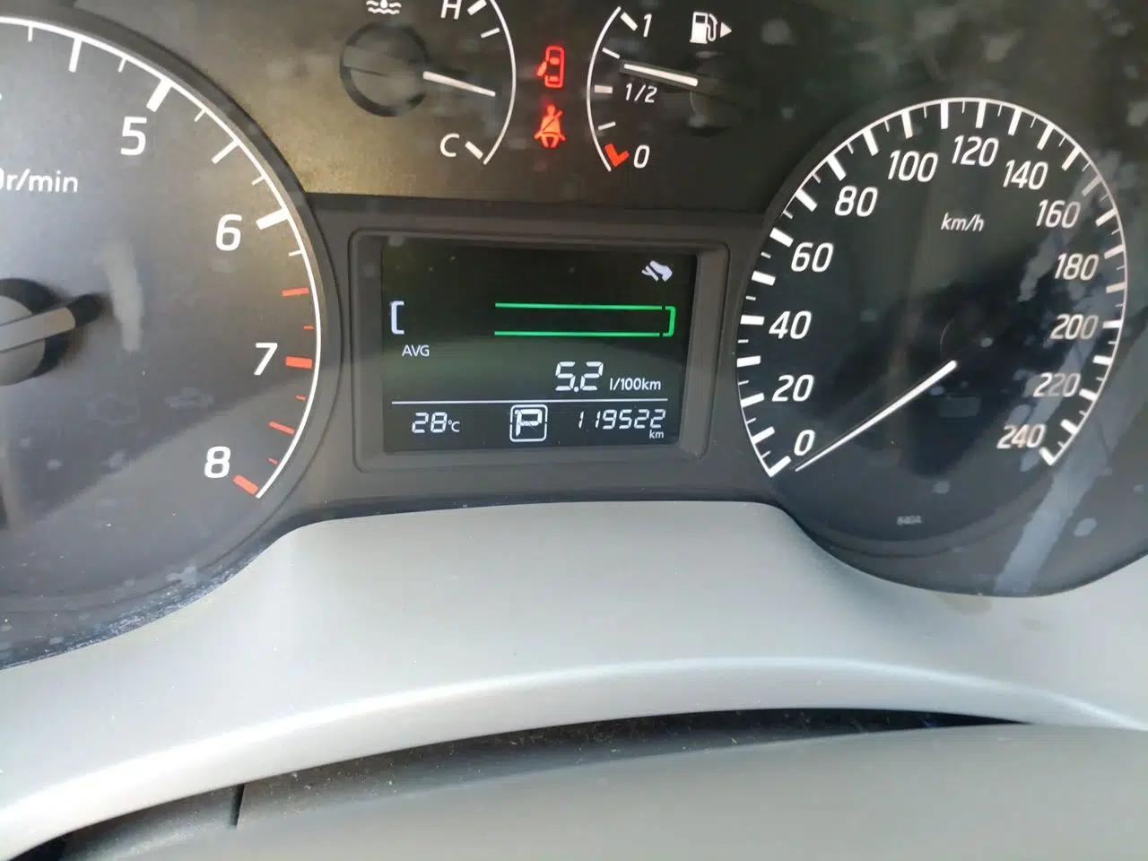 Nissan Sylphy 2012 1.6 XL CVT Luxury Edition — миниатюра 12