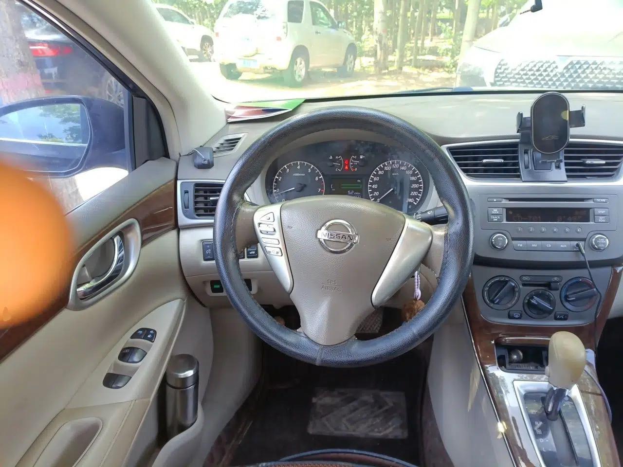 Nissan Sylphy 2012 1.6 XL CVT Luxury Edition — миниатюра 10