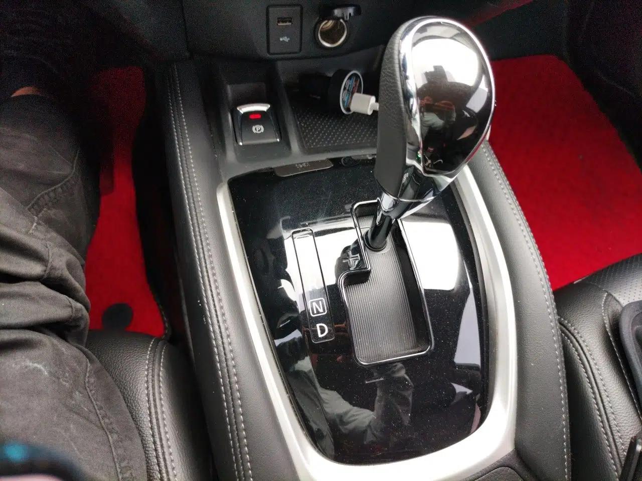 Nissan X-Trail 2022 2.0L Two-Wheel Drive Smart Connect Premium Edition — миниатюра 14