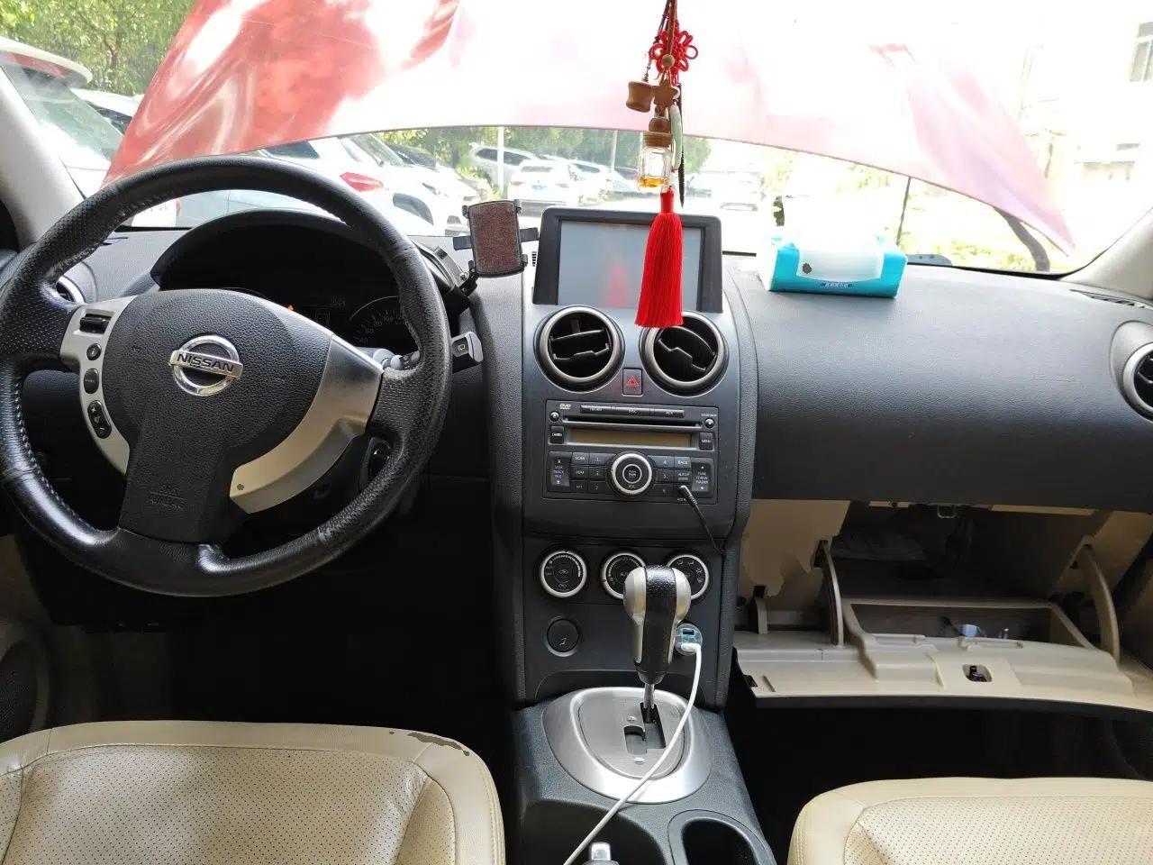 Nissan Qashqai 2011 2.0 XL Fire CVT 2WD — миниатюра 9