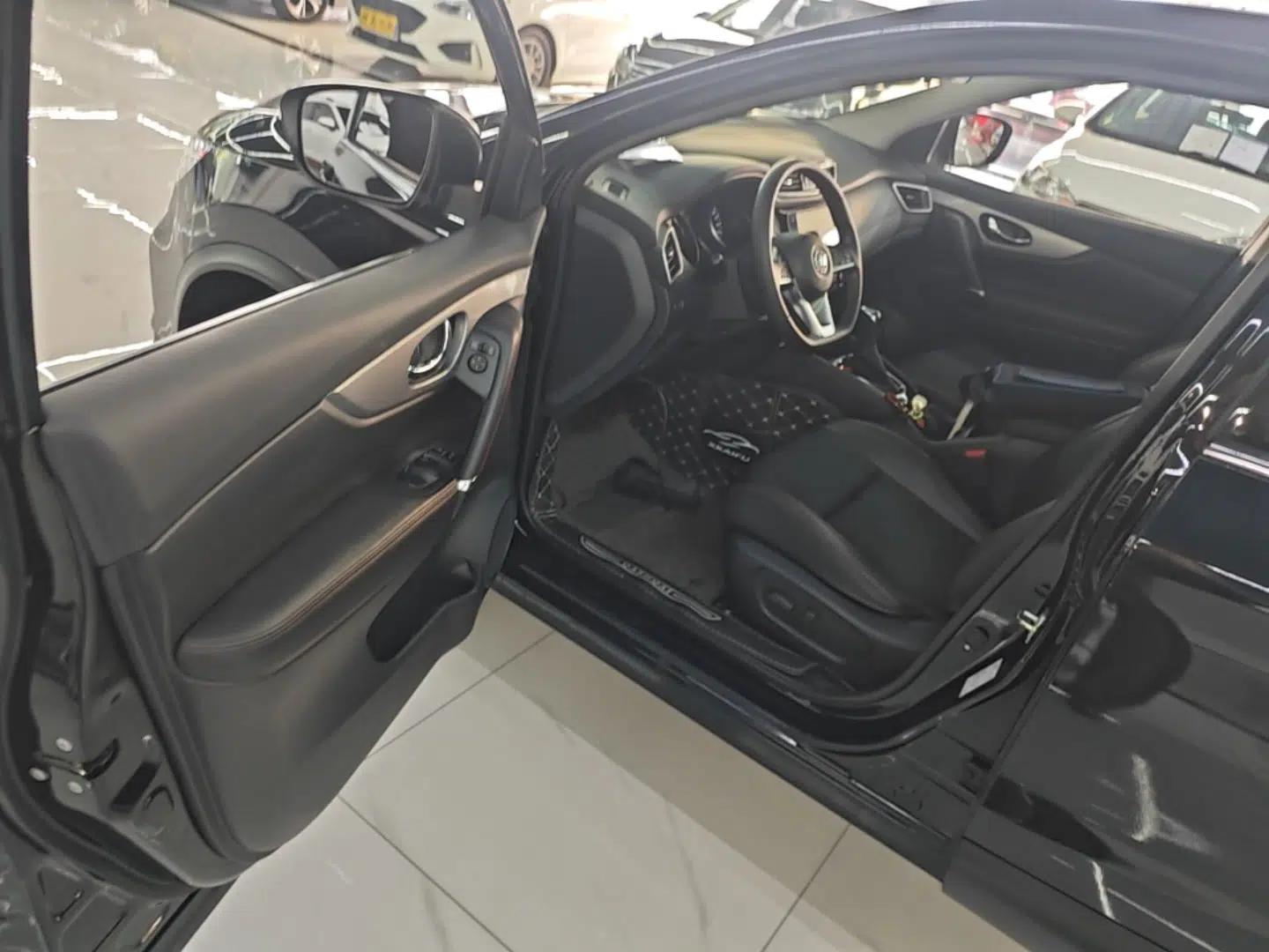 Nissan Qashqai 2019 2.0L CVT Luxury Edition — миниатюра 18