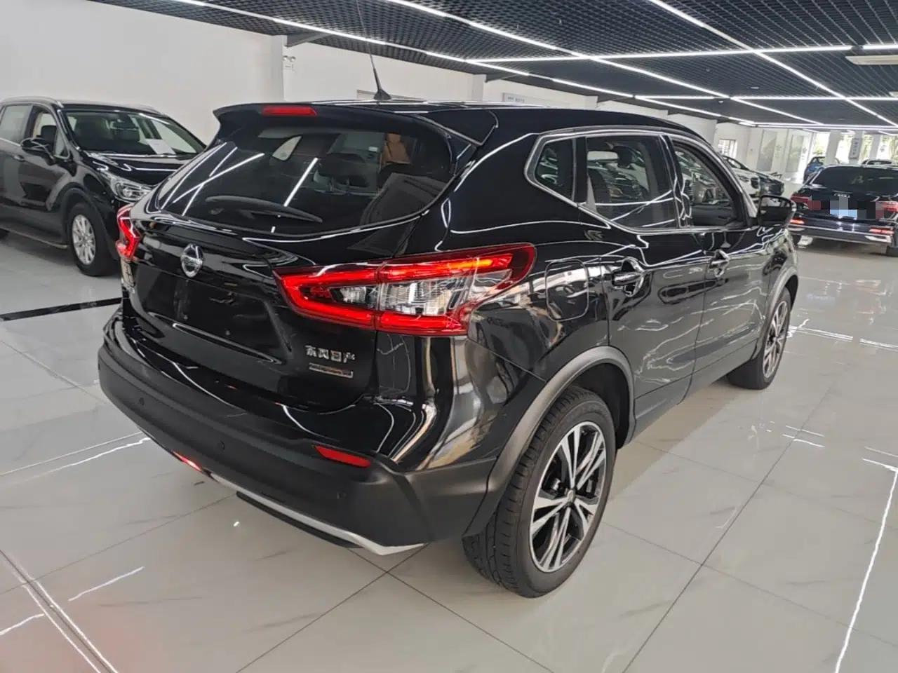 Nissan Qashqai 2019 2.0L CVT Luxury Edition — миниатюра 6