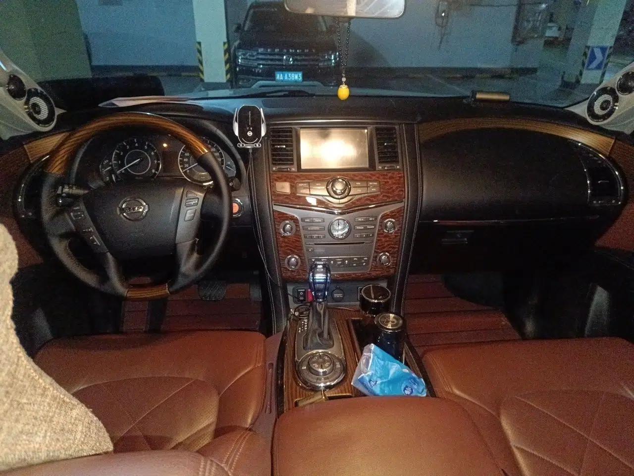 Nissan Patrol Patrol Automatic 4.0 Gasoline 7-Seater — миниатюра 9