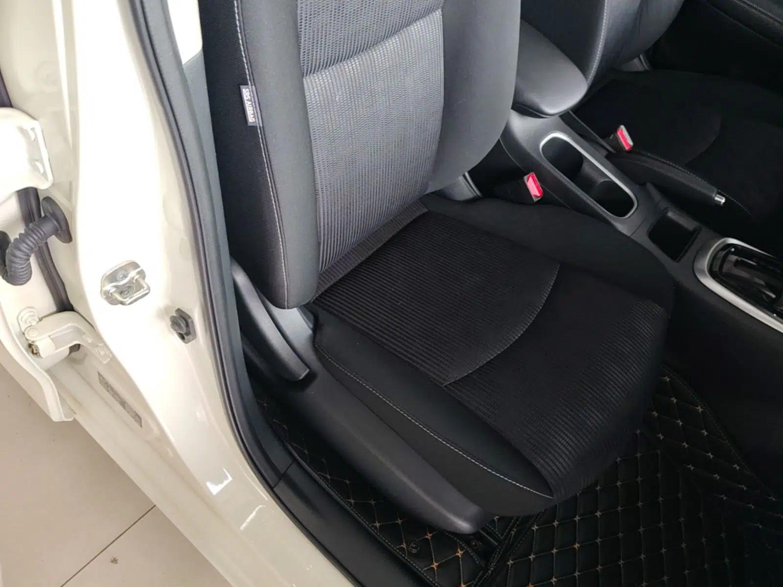 Nissan Tiida 2021 1.6L CVT Cool Edition — миниатюра 19