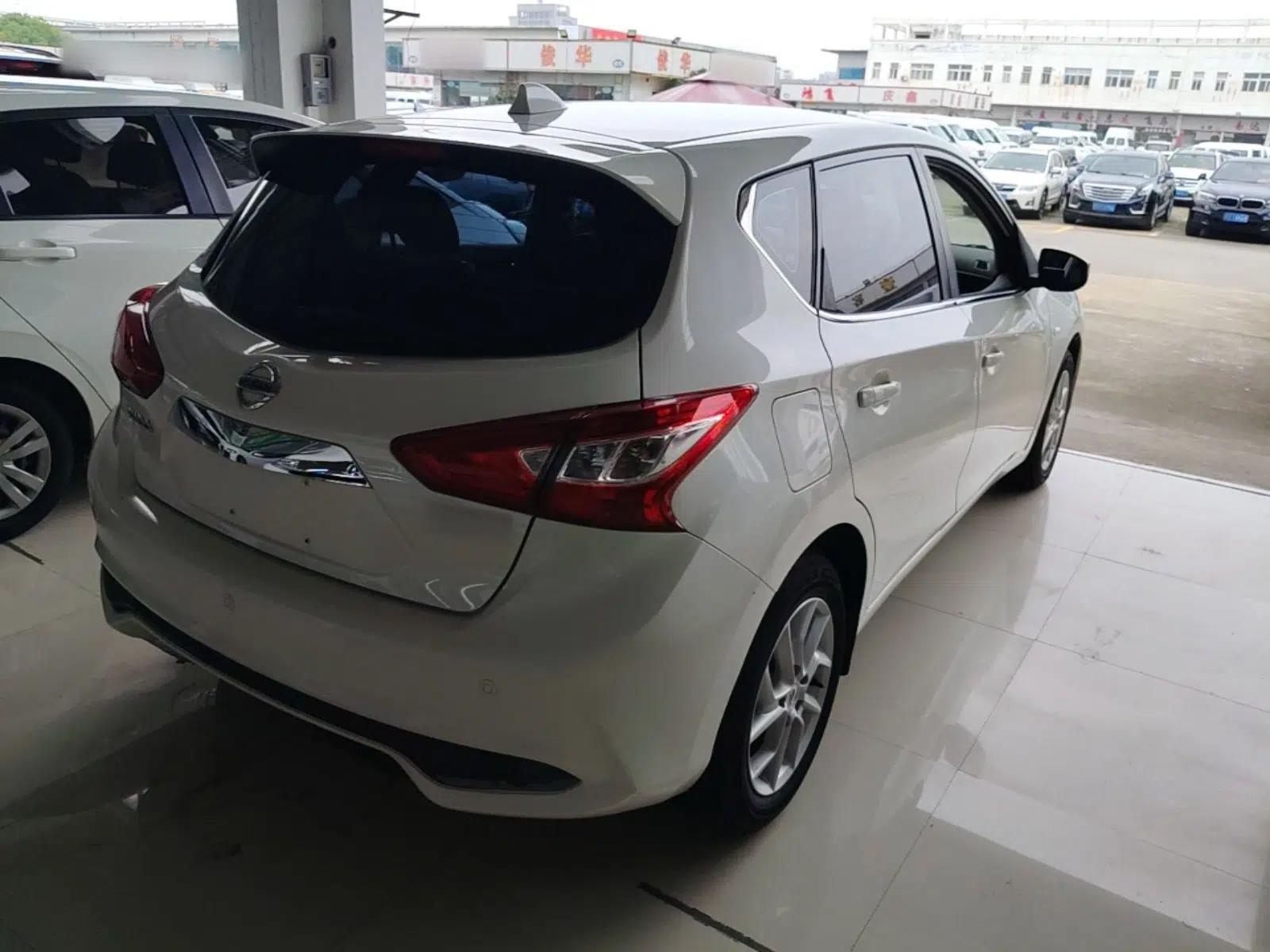 Nissan Tiida 2021 1.6L CVT Cool Edition — миниатюра 6