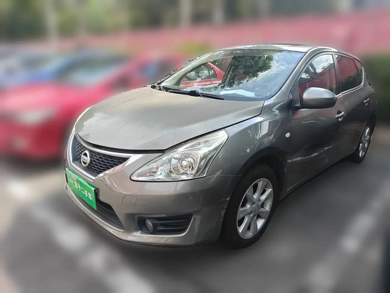 Nissan Tiida 2013 1.6L CVT Cool Cafe Edition — миниатюра 1