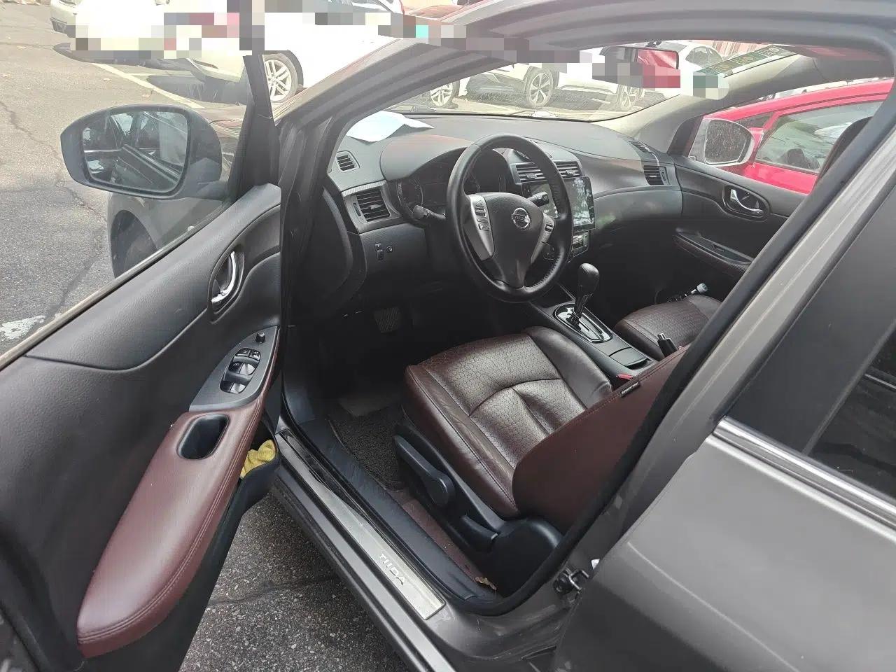 Nissan Tiida 2013 1.6L CVT Cool Cafe Edition — миниатюра 16