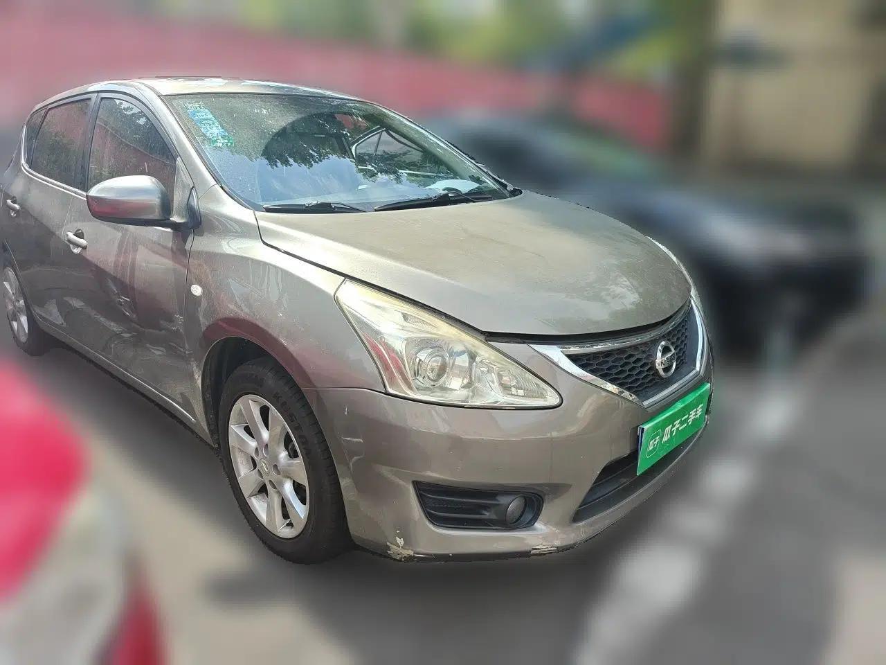 Nissan Tiida 2013 1.6L CVT Cool Cafe Edition — миниатюра 3