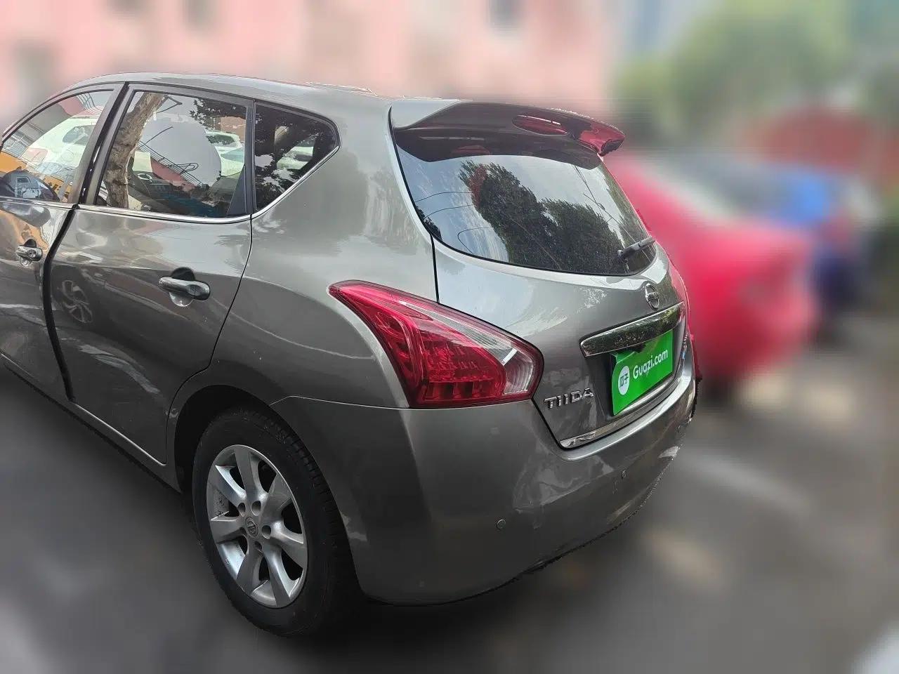 Nissan Tiida 2013 1.6L CVT Cool Cafe Edition — миниатюра 4