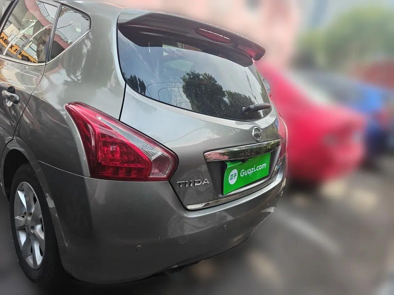 Nissan Tiida 2013 1.6L CVT Cool Cafe Edition — миниатюра 5