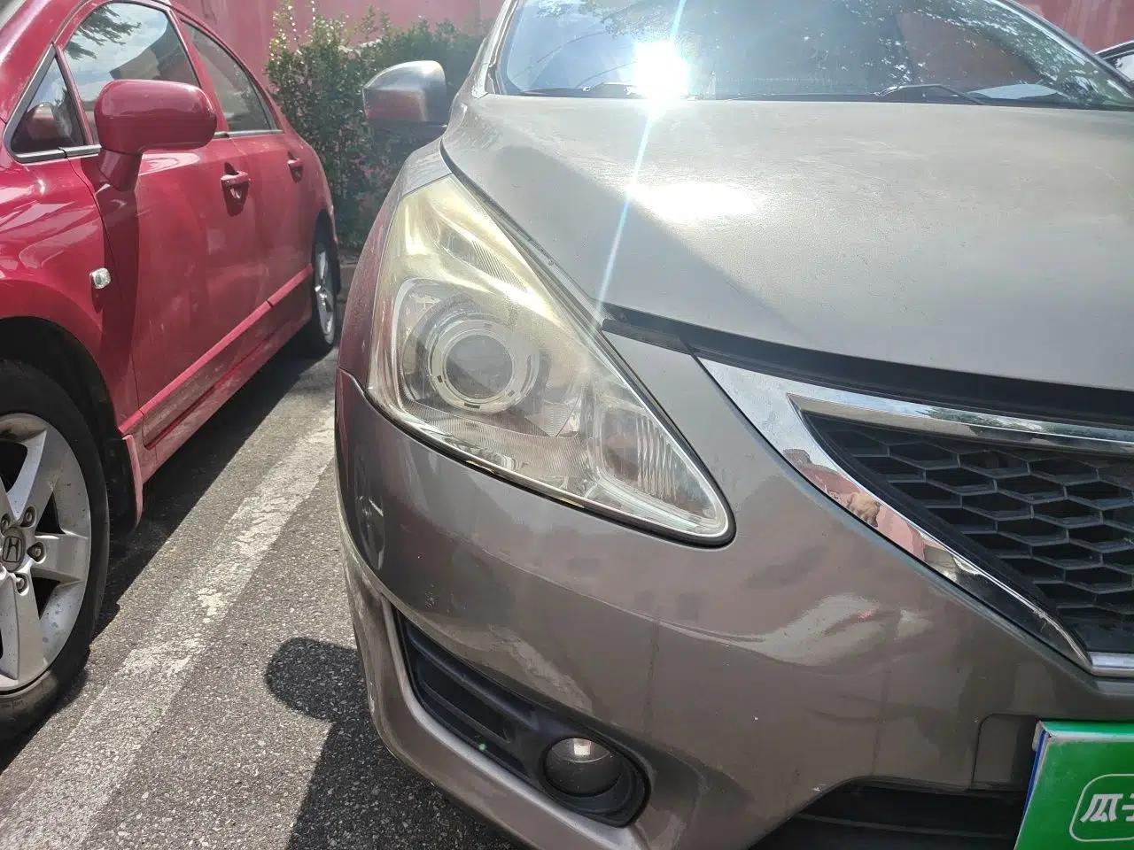 Nissan Tiida 2013 1.6L CVT Cool Cafe Edition — миниатюра 7