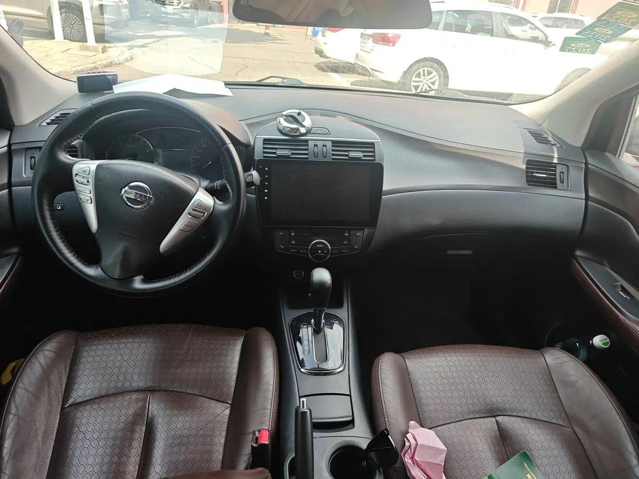 Nissan Tiida 2013 1.6L CVT Cool Cafe Edition — миниатюра 9