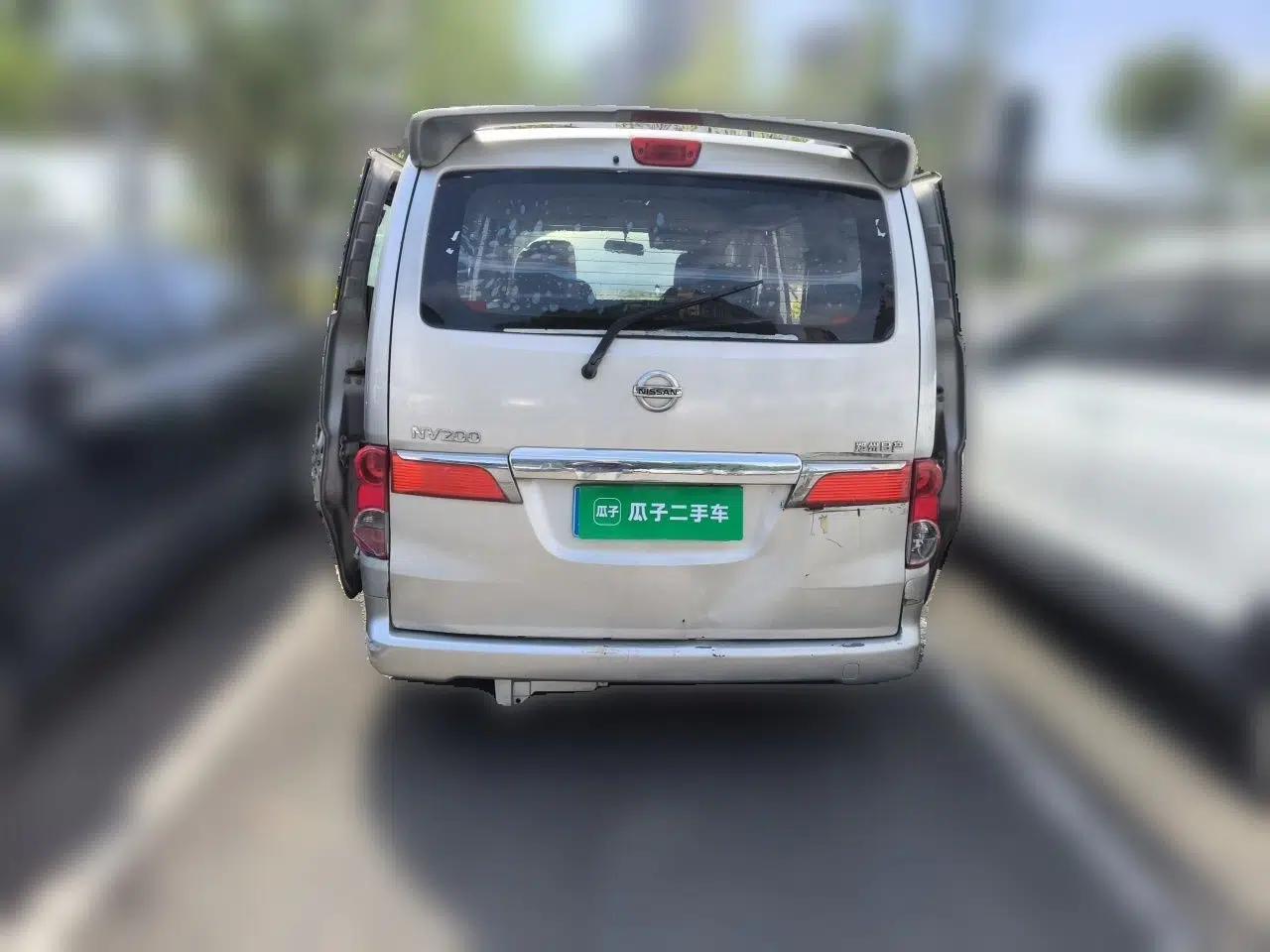 Nissan NV200 2010 1.6L Luxury Model — миниатюра 5