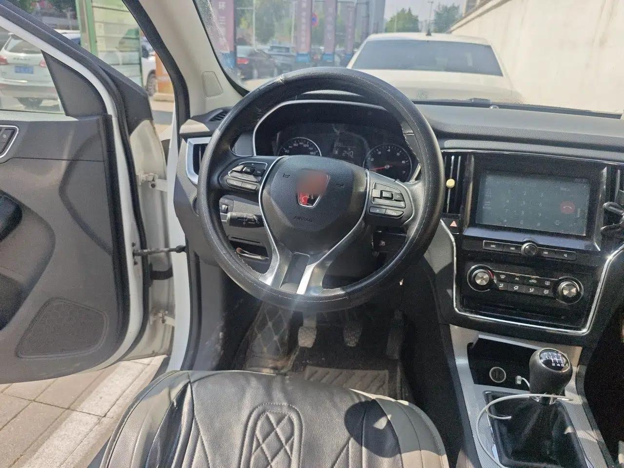 Roewe RX5 2018 20T Two-Wheel Drive Manual Flagship Edition — миниатюра 10