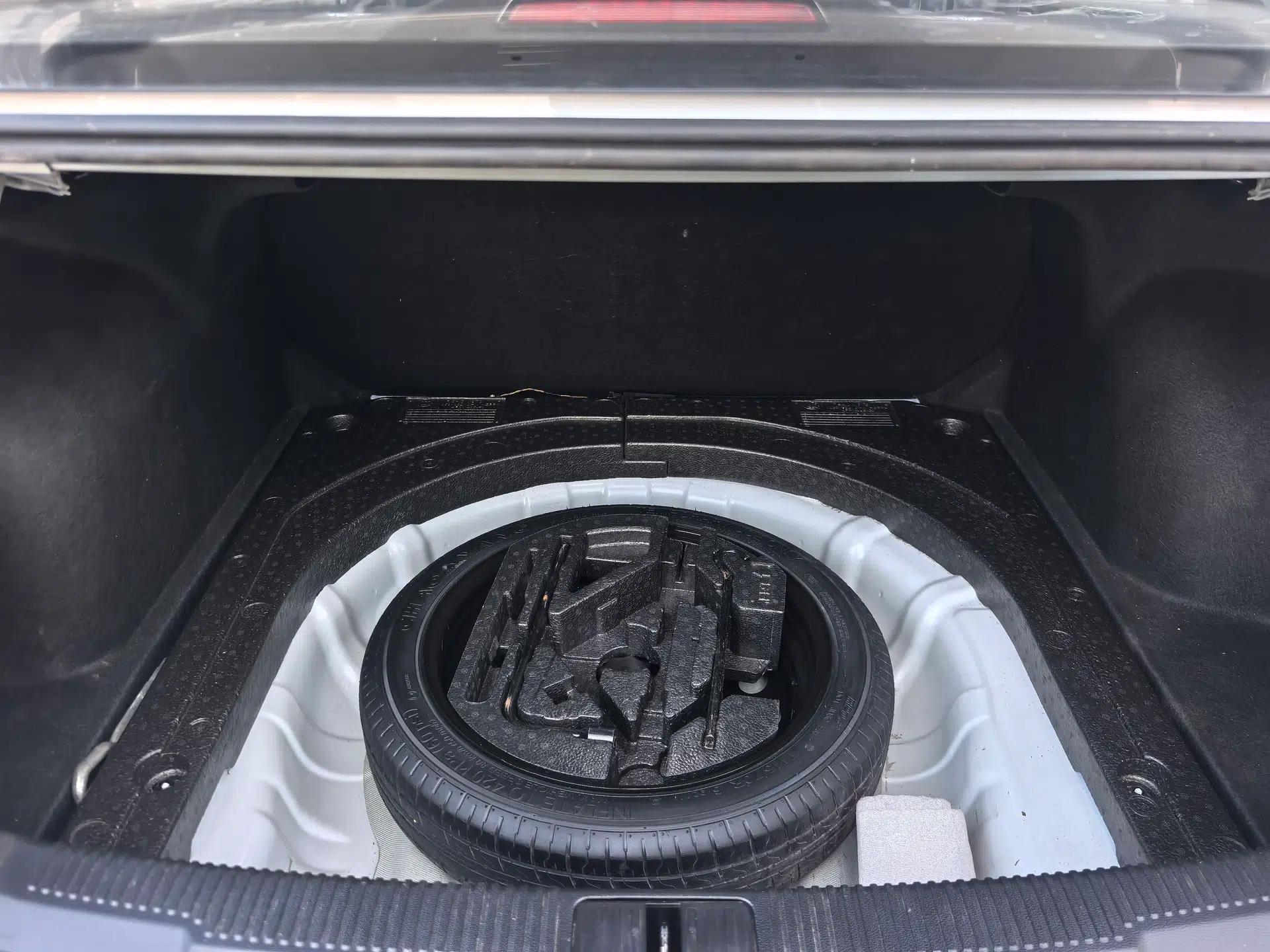 Roewe i5 2020 1.5L Manual 4G Connect Leehao Flagship Edition — миниатюра 30