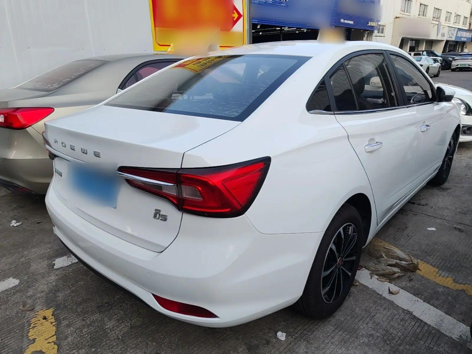 Roewe i5 2020 1.5L Manual 4G Connect Leehao Flagship Edition — миниатюра 6