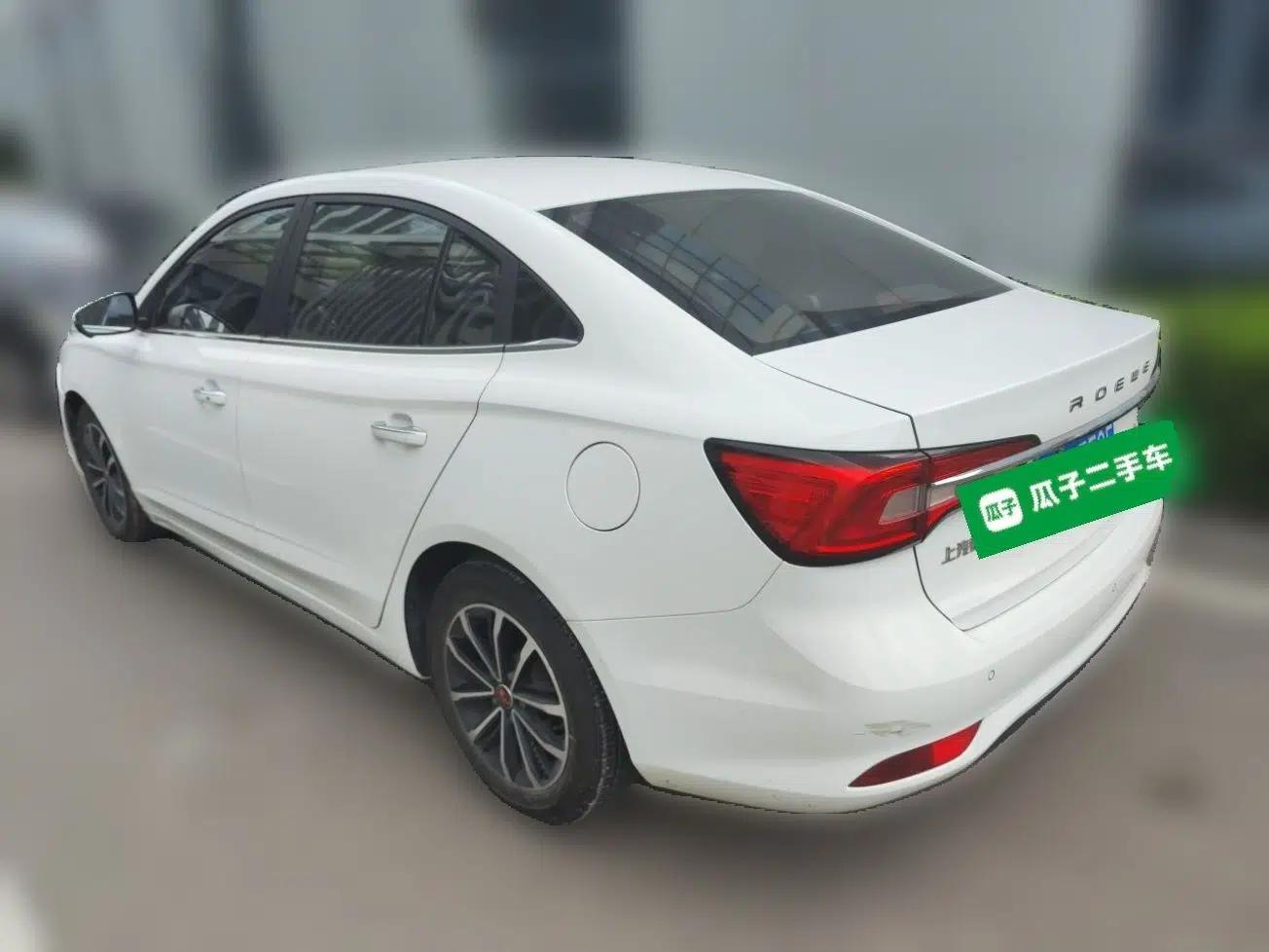 Roewe i5 2020 1.5L Automatic 4G Connect Luxury Flagship Edition — миниатюра 4