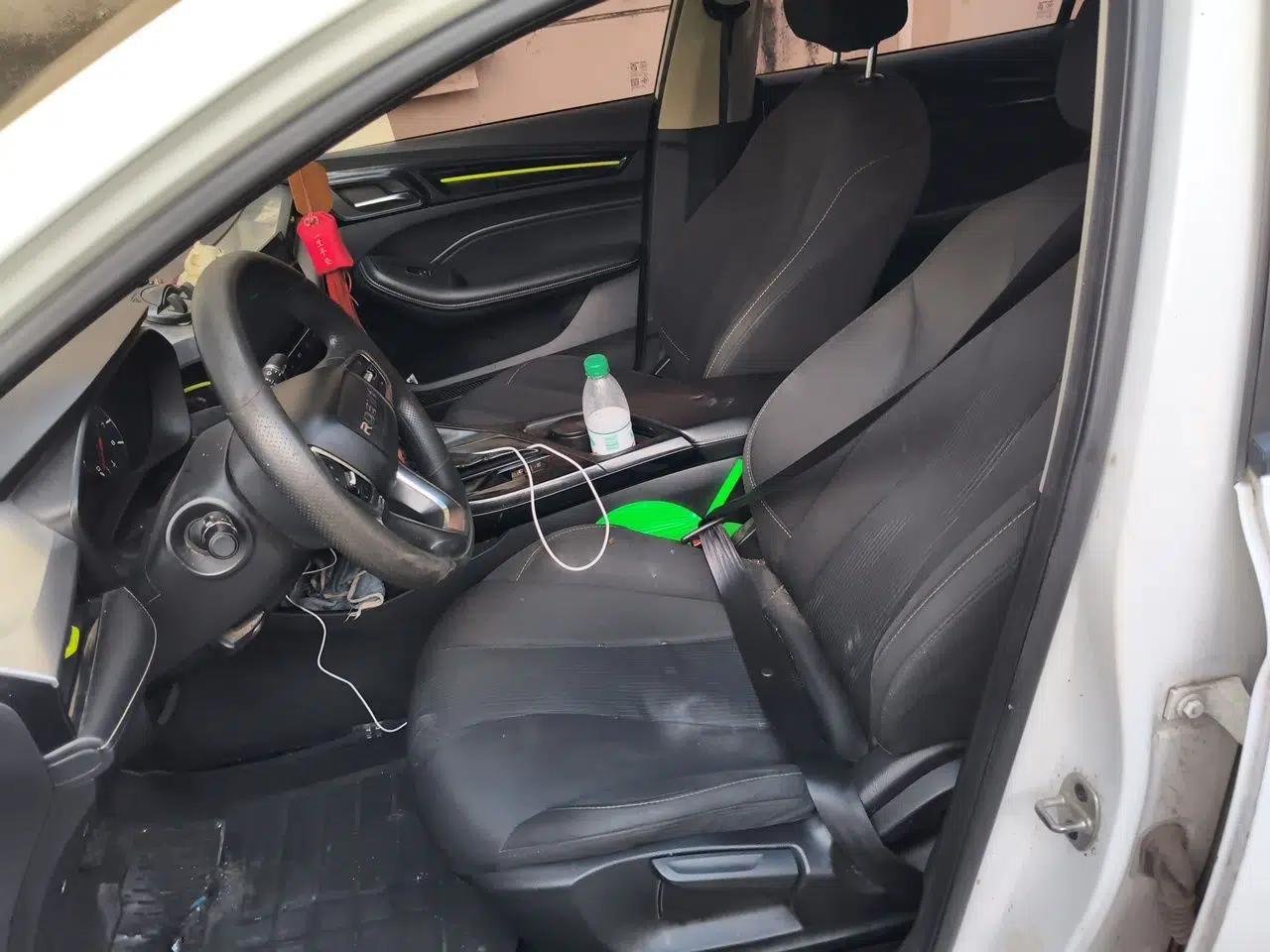 Roewe i5 2021 1.5L CVT Platinum Edition — миниатюра 15
