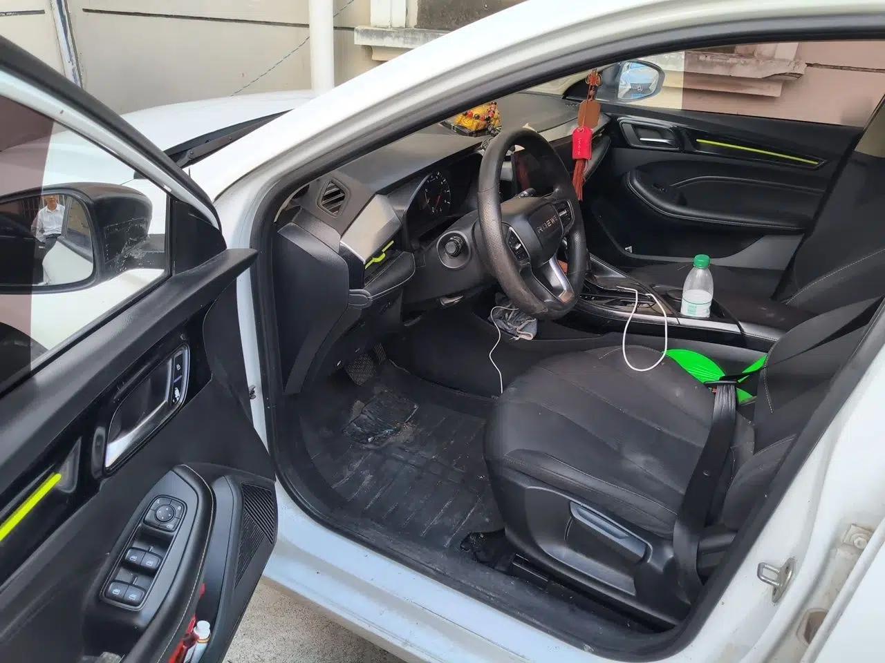 Roewe i5 2021 1.5L CVT Platinum Edition — миниатюра 16