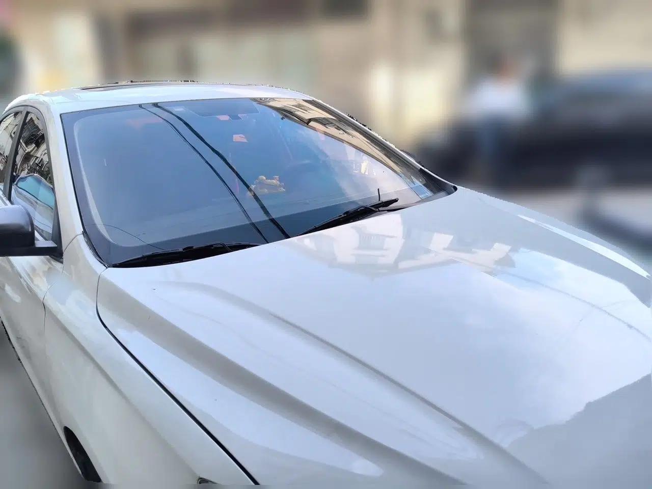 Roewe i5 2021 1.5L CVT Platinum Edition — миниатюра 3