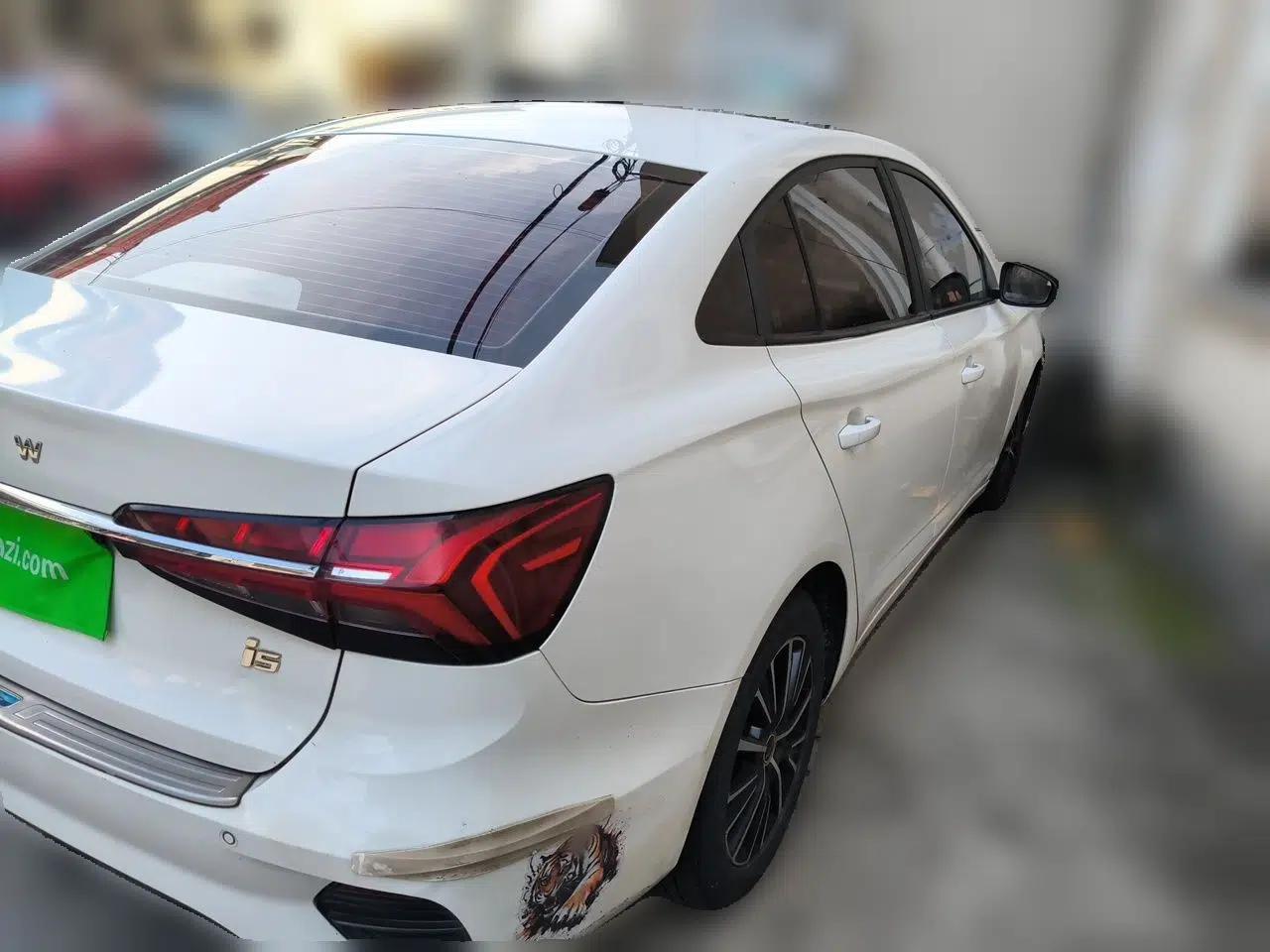 Roewe i5 2021 1.5L CVT Platinum Edition — миниатюра 6