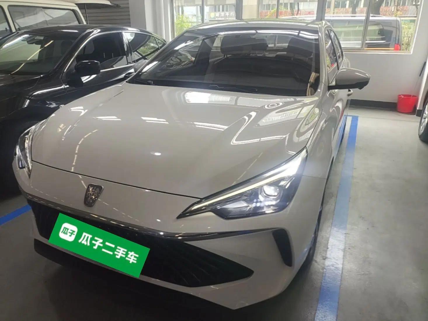 Roewe i5 2024 1.5L CVT Luxury Edition — миниатюра 2