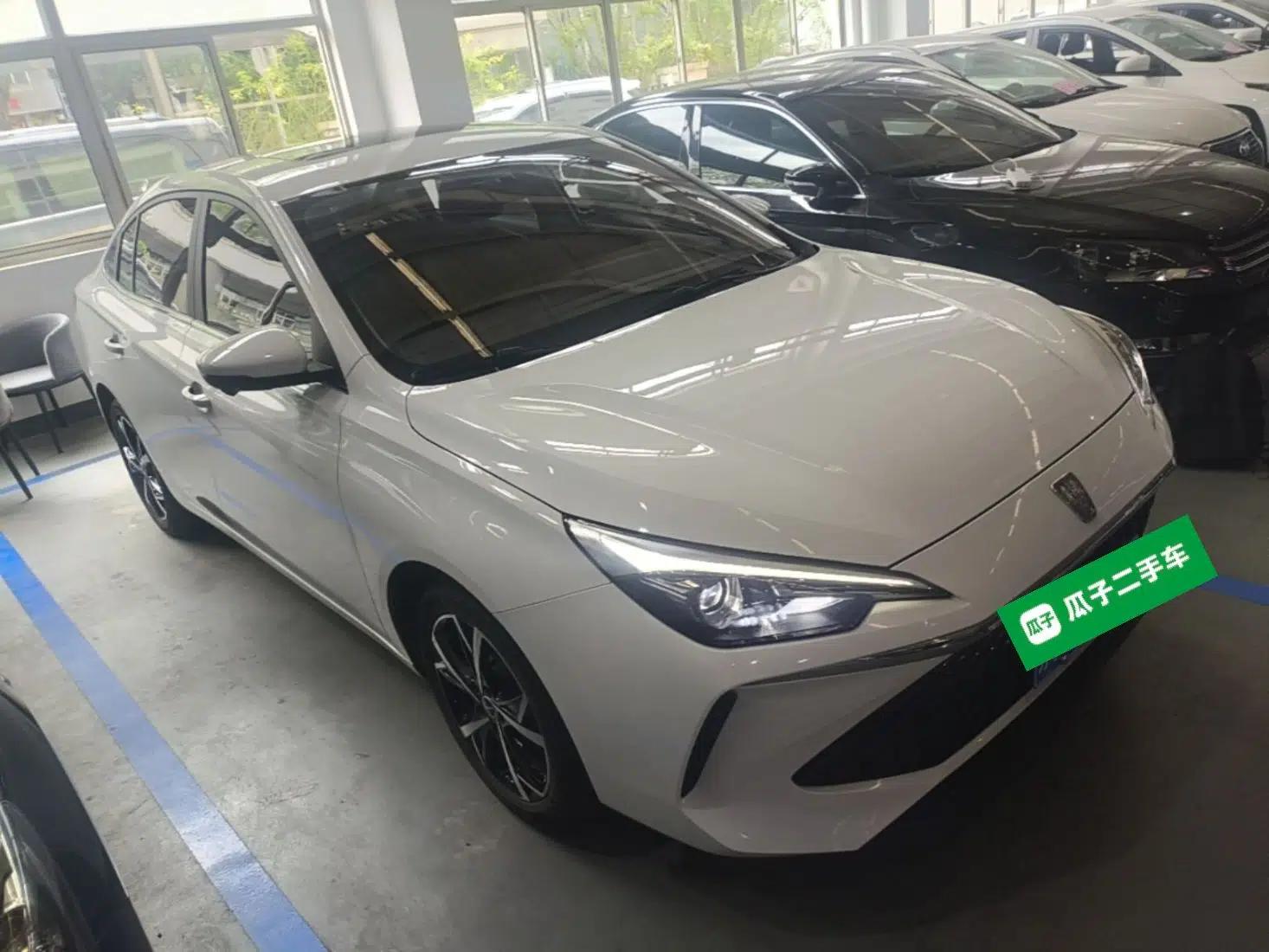 Roewe i5 2024 1.5L CVT Luxury Edition — миниатюра 3