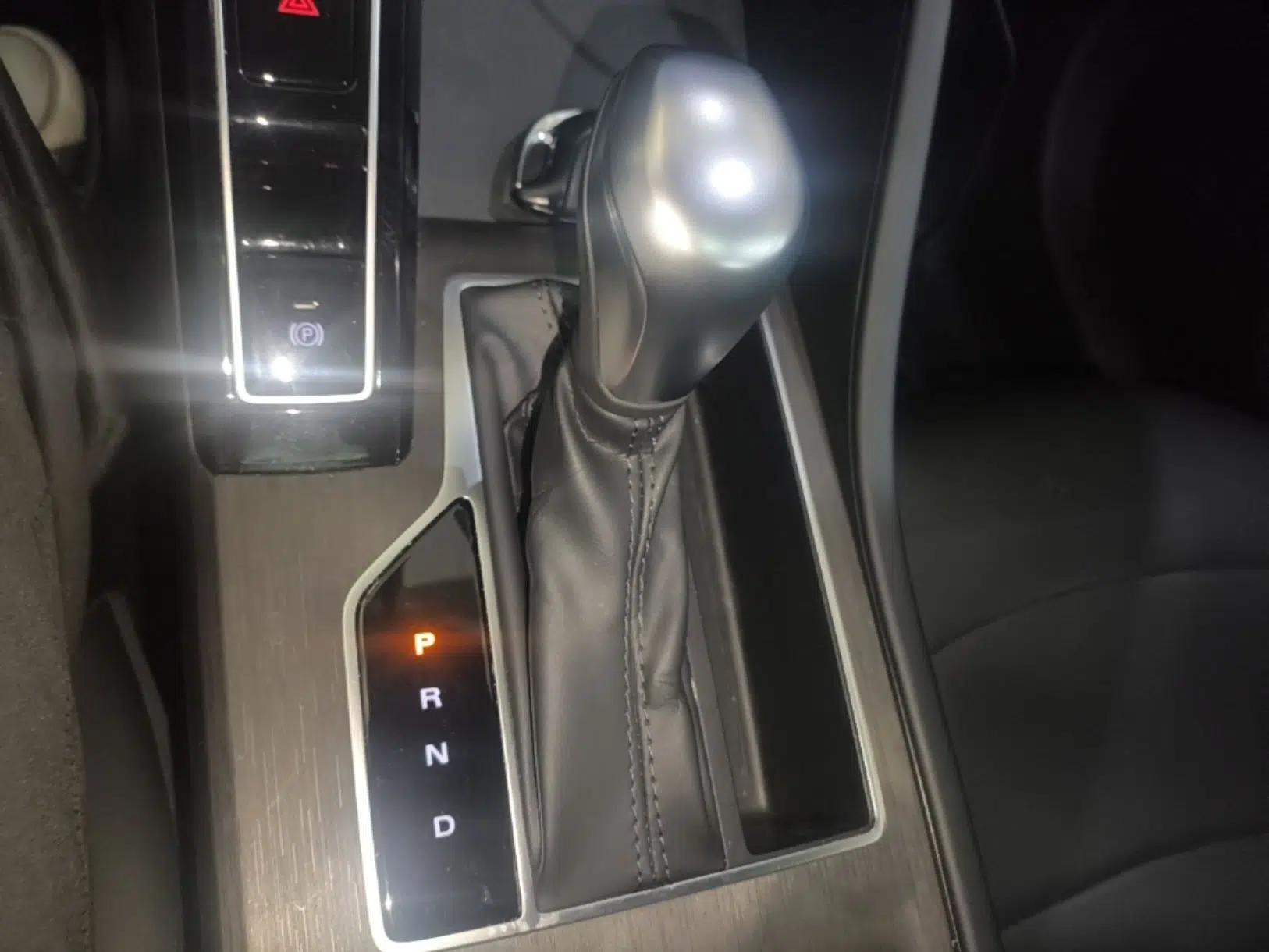 Roewe i5 2024 1.5L CVT Luxury Edition — миниатюра 21